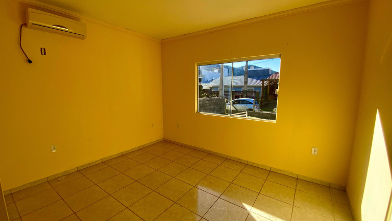 Imagem Casa com 3 Quartos à Venda, 140 m² em Areias De Macacu - Garopaba Imagem Casa com 3 Quartos à Venda, 140 m² em Areias De Macacu - Garopaba