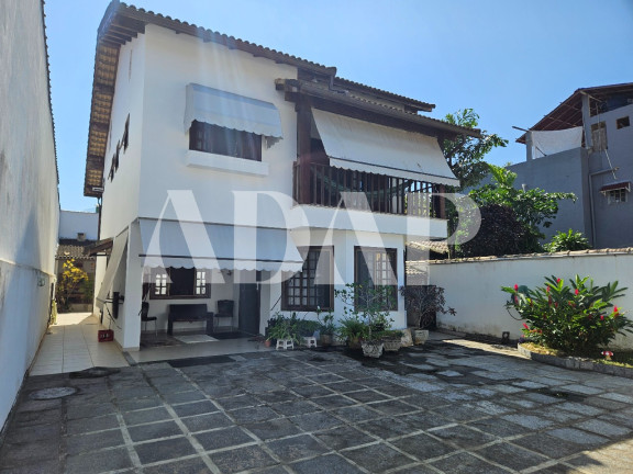 Casa com 3 Quartos à Venda, 222 m² em Vargem Grande - Rio De Janeiro