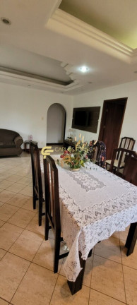 Imagem Casa com 5 Quartos à Venda, 120 m² em Stiep - Salvador Imagem Casa com 5 Quartos à Venda, 120 m² em Stiep - Salvador