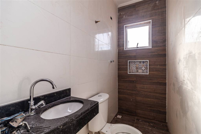 Imagem Casa com 1 Quarto à Venda, em Guilhermina - Praia Grande Imagem Casa com 1 Quarto à Venda, em Guilhermina - Praia Grande