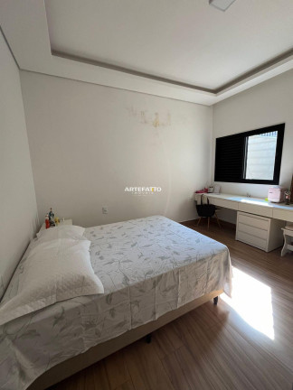 Imagem Casa com 3 Quartos à Venda, 192 m² Imagem Casa com 3 Quartos à Venda, 192 m²