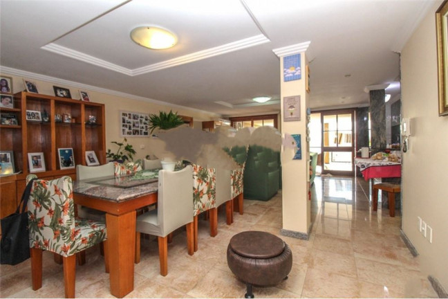 Imagem Casa com 3 Quartos à Venda, em Medianeira - Porto Alegre Imagem Casa com 3 Quartos à Venda, em Medianeira - Porto Alegre