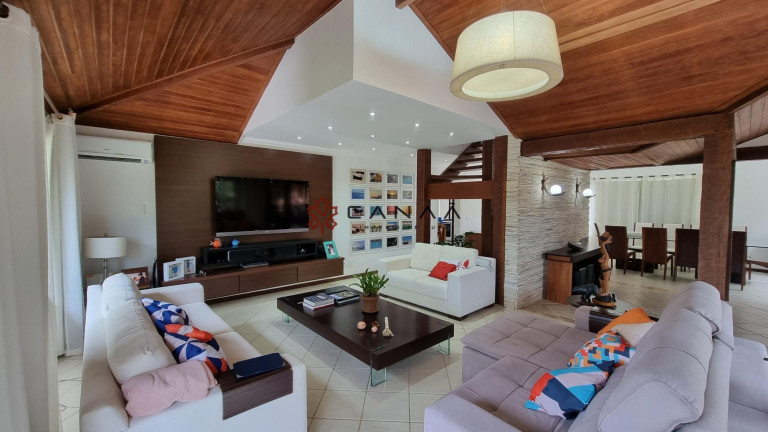 Imagem Casa com 6 Quartos à Venda, 450 m² em Ferradura - Armação Dos Búzios Imagem Casa com 6 Quartos à Venda, 450 m² em Ferradura - Armação Dos Búzios