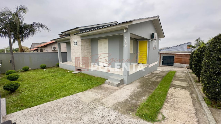 Casa com 3 Quartos para Alugar, 225 m² em Demboski - Içara