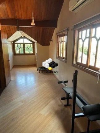 Imagem Casa com 3 Quartos à Venda, 320 m² em Rubem Berta - Porto Alegre Imagem Casa com 3 Quartos à Venda, 320 m² em Rubem Berta - Porto Alegre