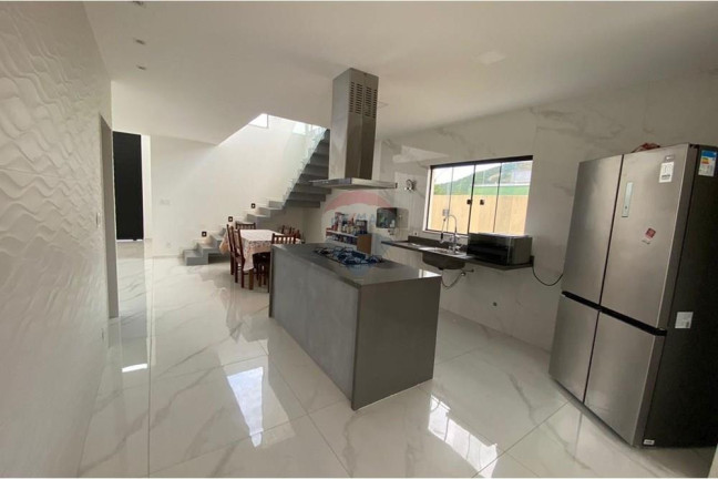 Imagem Casa de Condomínio com 4 Quartos à Venda, 272 m² em Inoa - Maricá