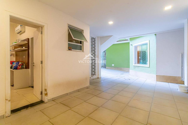 Imagem Casa com 4 Quartos à Venda, 595 m² em Humaitá - Rio De Janeiro
