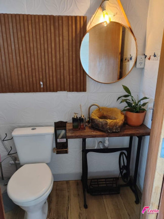Imagem Casa com 4 Quartos à Venda, 200 m² em São João Do Rio Vermelho - Florianópolis Imagem Casa com 4 Quartos à Venda, 200 m² em São João Do Rio Vermelho - Florianópolis