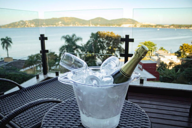 Casa com 3 Quartos à Venda,  em Lagoa Da Conceição - Florianópolis