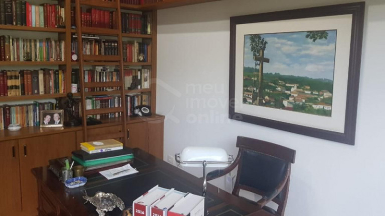 Imagem Casa de Condomínio com 4 Quartos à Venda, 470 m²