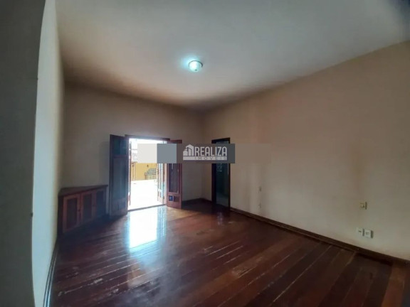 Imagem Casa com 4 Quartos à Venda, em Santa Maria - Uberaba Imagem Casa com 4 Quartos à Venda, em Santa Maria - Uberaba