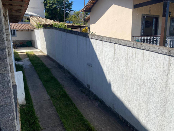 Imagem Casa com 3 Quartos à Venda, 257 m² em Centro - Araruama