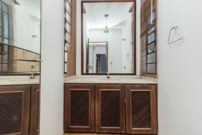 Imagem Casa com 4 Quartos à Venda, 209 m² em Seminário - Curitiba Imagem Casa com 4 Quartos à Venda, 209 m² em Seminário - Curitiba