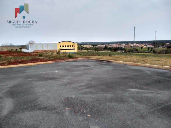 Imagem Terreno à Venda, 210 m² em Centro - Quadra Imagem Terreno à Venda, 210 m² em Centro - Quadra