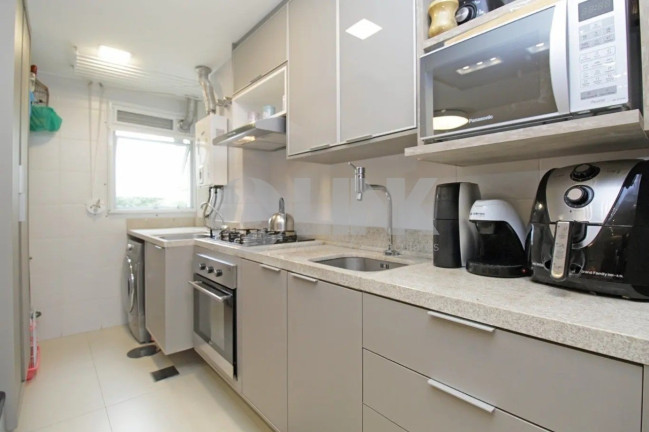 Imagem Apartamento com 2 Quartos à Venda, 68 m² em Passo Da Areia - Porto Alegre