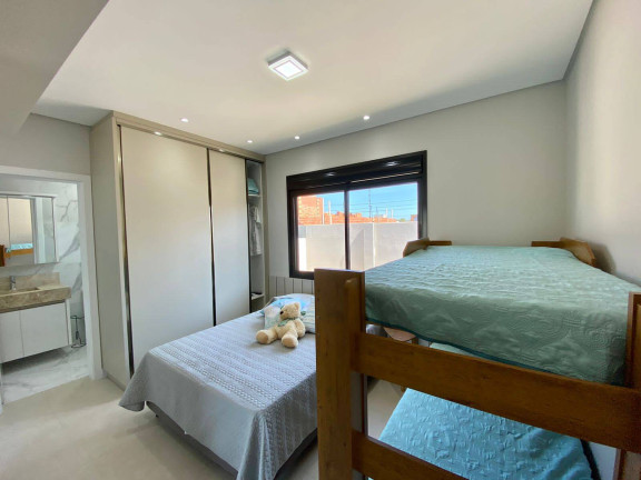 Imagem Casa com 3 Quartos à Venda, em Xangri-lá Imagem Casa com 3 Quartos à Venda, em Xangri-lá