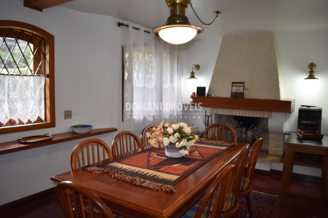 Imagem Casa com 4 Quartos à Venda, 392 m² em Região Do Alto Da Vila Inglesa - Campos Do Jordão Imagem Casa com 4 Quartos à Venda, 392 m² em Região Do Alto Da Vila Inglesa - Campos Do Jordão