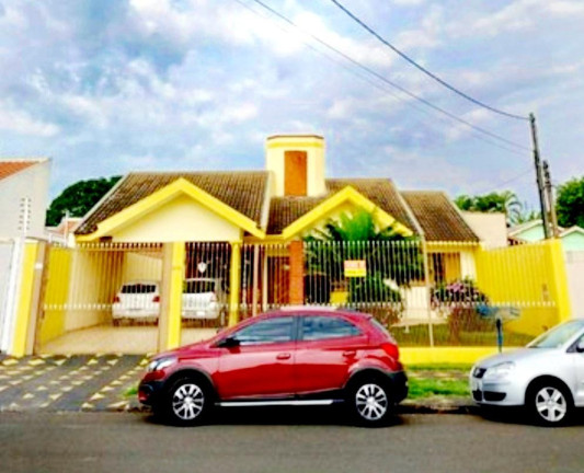 Casa com 3 Quartos à Venda, 230 m² em Zona 08 - Maringá