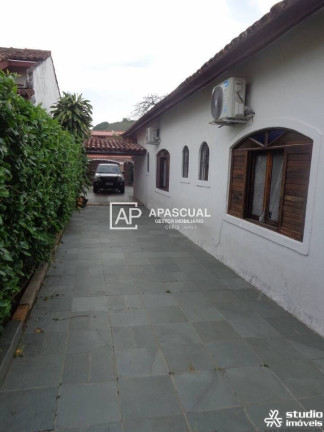 Imagem Casa com 4 Quartos à Venda, 300 m² em Martim De Sá - Caraguatatuba Imagem Casa com 4 Quartos à Venda, 300 m² em Martim De Sá - Caraguatatuba
