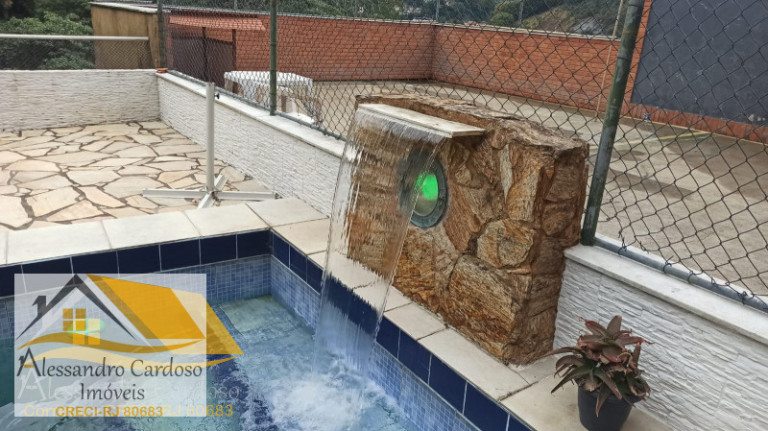 Imagem Casa com 5 Quartos à Venda, 350 m² em Centro - Nova Friburgo Imagem Casa com 5 Quartos à Venda, 350 m² em Centro - Nova Friburgo