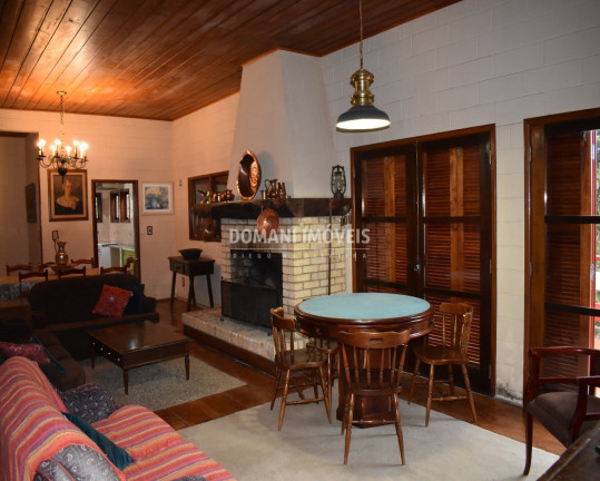 Imagem Casa com 4 Quartos à Venda, 185 m² em Região Do Vale Encantado - Campos Do Jordão Imagem Casa com 4 Quartos à Venda, 185 m² em Região Do Vale Encantado - Campos Do Jordão