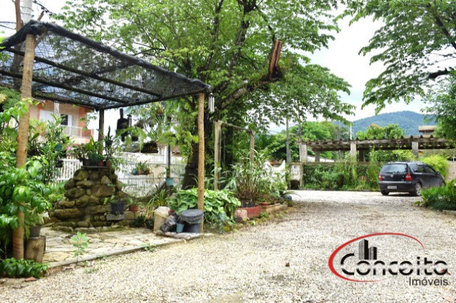 Imagem Casa com 9 Quartos à Venda, 420 m² em Jardim Samambaia - Ubatuba Imagem Casa com 9 Quartos à Venda, 420 m² em Jardim Samambaia - Ubatuba