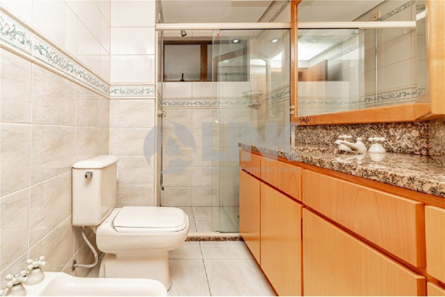 Imagem Apartamento com 3 Quartos à Venda, 199 m² em Petrópolis - Porto Alegre