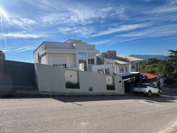 Imagem Casa com 4 Quartos à Venda, 360 m² em Estreito - Florianópolis Imagem Casa com 4 Quartos à Venda, 360 m² em Estreito - Florianópolis