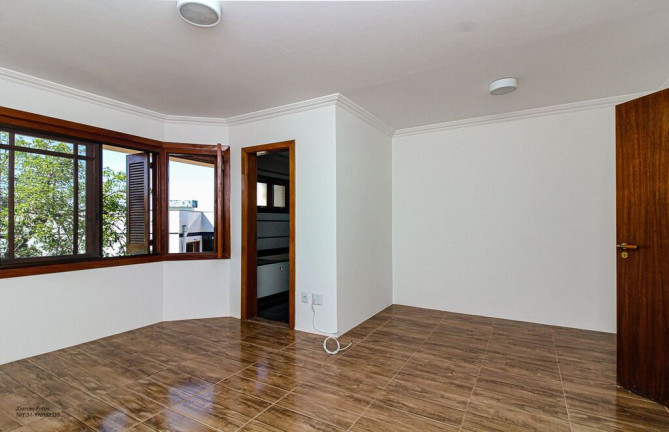 Imagem Casa com 3 Quartos à Venda, 232 m² em Jardim Isabel - Porto Alegre Imagem Casa com 3 Quartos à Venda, 232 m² em Jardim Isabel - Porto Alegre