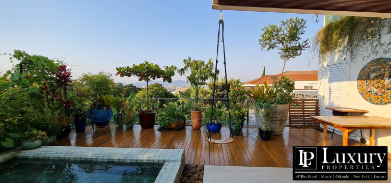 Imagem Casa com 4 Quartos à Venda,  em Vila Ipojuca - São Paulo