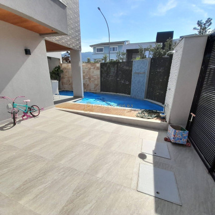 Imagem Casa com 3 Quartos à Venda, 420 m² em Vargem Pequena - Rio De Janeiro Imagem Casa com 3 Quartos à Venda, 420 m² em Vargem Pequena - Rio De Janeiro