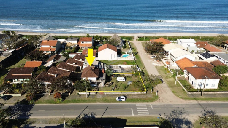 Sobrado à Venda, 127 m² em Barra Do Sai - Itapoá