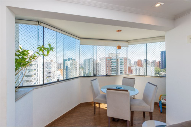Imagem Imóvel com 3 Quartos à Venda, em Vila Andrade - São Paulo Imagem Imóvel com 3 Quartos à Venda, em Vila Andrade - São Paulo