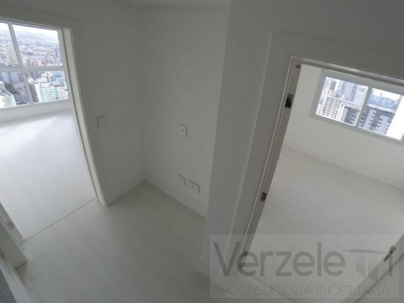 Imagem Apartamento com 3 Quartos à Venda, 151 m² em Centro - Balneário Camboriú Imagem Apartamento com 3 Quartos à Venda, 151 m² em Centro - Balneário Camboriú