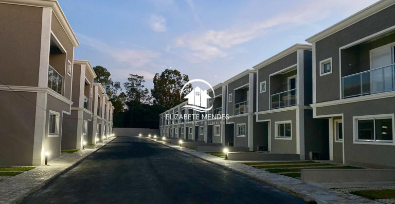 Casa com 4 Quartos à Venda,  em Jardim Vitoria - Suzano