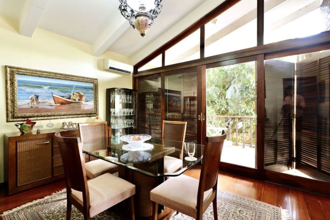 Imagem Casa com 3 Quartos à Venda, em Cristal - Porto Alegre Imagem Casa com 3 Quartos à Venda, em Cristal - Porto Alegre