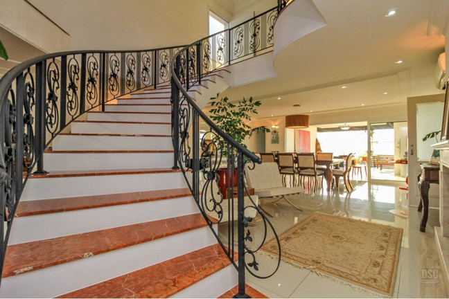 Imagem Casa com 4 Quartos à Venda, 620 m² em Nonoai - Porto Alegre Imagem Casa com 4 Quartos à Venda, 620 m² em Nonoai - Porto Alegre