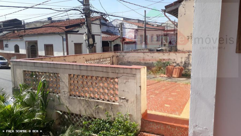 Imagem Casa com 5 Quartos à Venda, 200 m² em Centro - Taubaté Imagem Casa com 5 Quartos à Venda, 200 m² em Centro - Taubaté