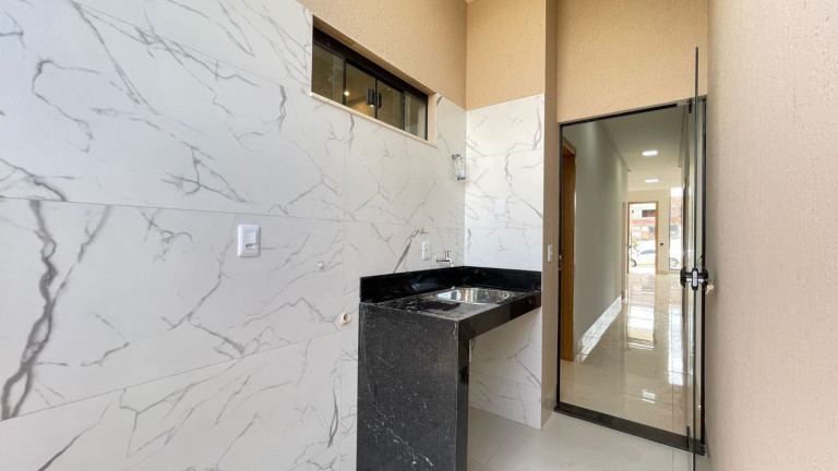 Imagem Imóvel com 
            	3             Quartos à Venda, 158 m² em 
            	Jardins Bolonha             - 
            	Senador Canedo            