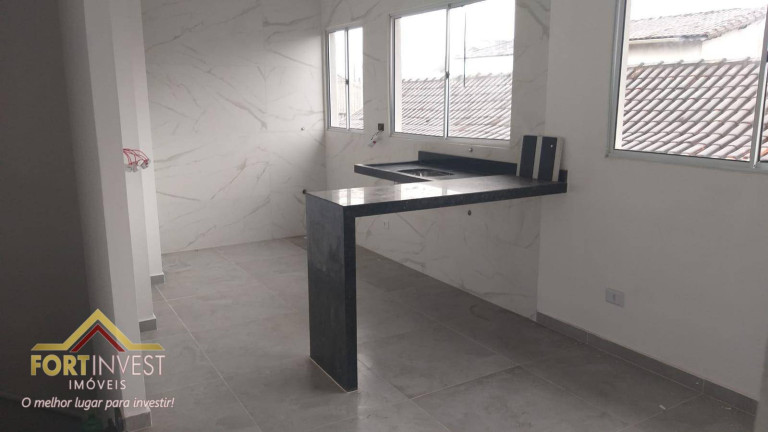 Imagem Imóvel com 2 Quartos à Venda, 42 m² em Maracanã - Praia Grande Imagem Imóvel com 2 Quartos à Venda, 42 m² em Maracanã - Praia Grande