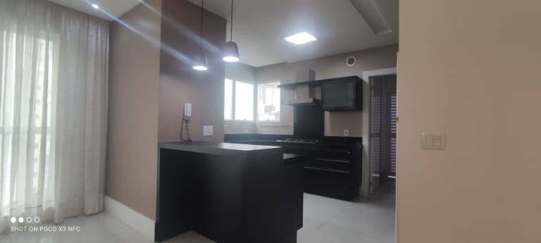 Imagem Apartamento com 3 Quartos para Alugar, 136 m² em Centro - Balneário Camboriú