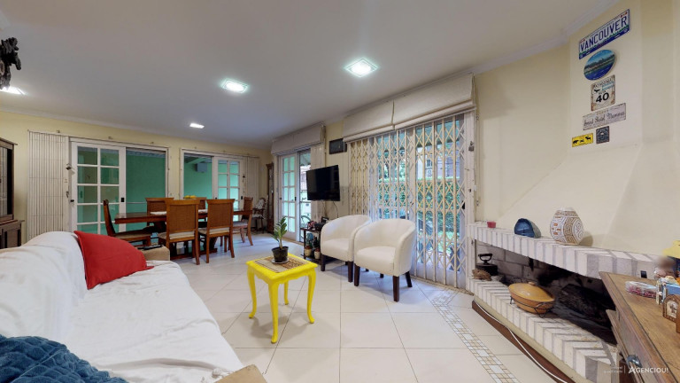 Imagem Sobrado com 3 Quartos à Venda, 221 m² em Tristeza - Porto Alegre Imagem Sobrado com 3 Quartos à Venda, 221 m² em Tristeza - Porto Alegre