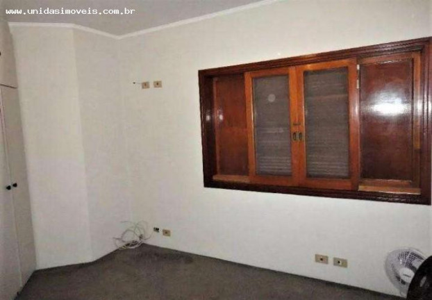 Imagem Casa com 4 Quartos à Venda, 240 m² em Jardim Dos Prados - São Paulo