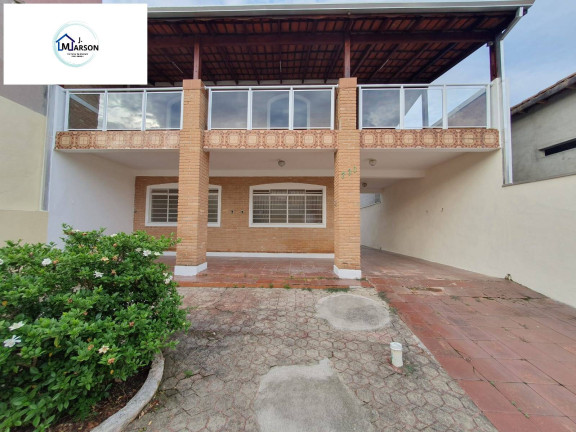 Sobrado com 5 Quartos à Venda, 232 m² em Centro - Caraguatatuba