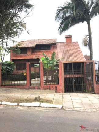 Casa com 9 Quartos à Venda, 450 m² em Praia Da Cal - Torres