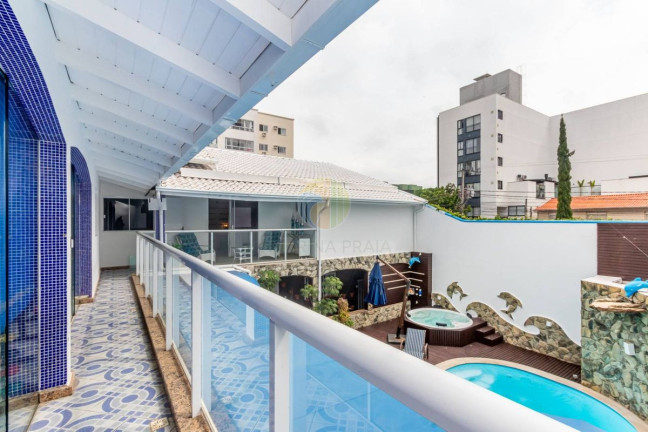 Imagem Casa com 5 Quartos à Venda, em Municípios - Balneário Camboriú Imagem Casa com 5 Quartos à Venda, em Municípios - Balneário Camboriú