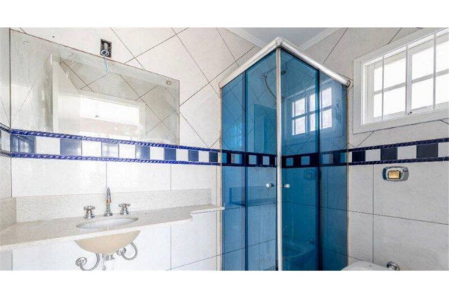 Imagem Casa com 4 Quartos à Venda, em Vila Assunção - Porto Alegre Imagem Casa com 4 Quartos à Venda, em Vila Assunção - Porto Alegre