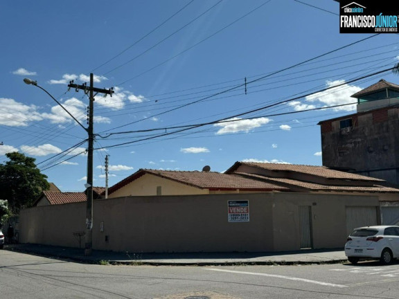 Imagem Casa com 3 Quartos à Venda, 326 m² em Setor Bueno - Goiânia Imagem Casa com 3 Quartos à Venda, 326 m² em Setor Bueno - Goiânia