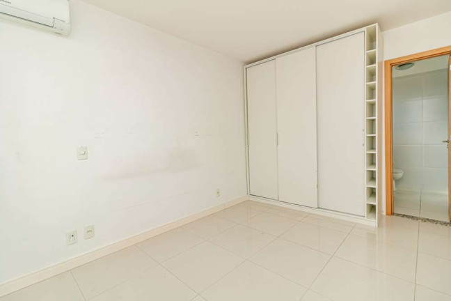 Imagem Apartamento com 2 Quartos à Venda, 69 m² em Passo Da Areia - Porto Alegre