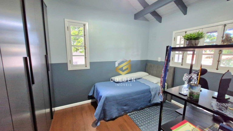 Imagem Casa com 3 Quartos à Venda, 270 m² em Centro - Tijucas Imagem Casa com 3 Quartos à Venda, 270 m² em Centro - Tijucas